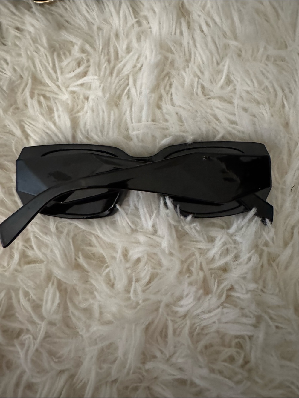 Amazon Essentials Black Angular Rectangular Sunglasses - Picture 2 of 2